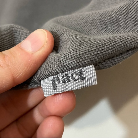 Pact Organic Cotton Charcoal  Crewneck Sweater size Small - Picture 6 of 10